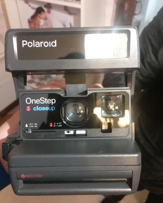 Fotocamera istantanea Polaroid One Step close up