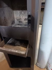 Piccola stufa a legna