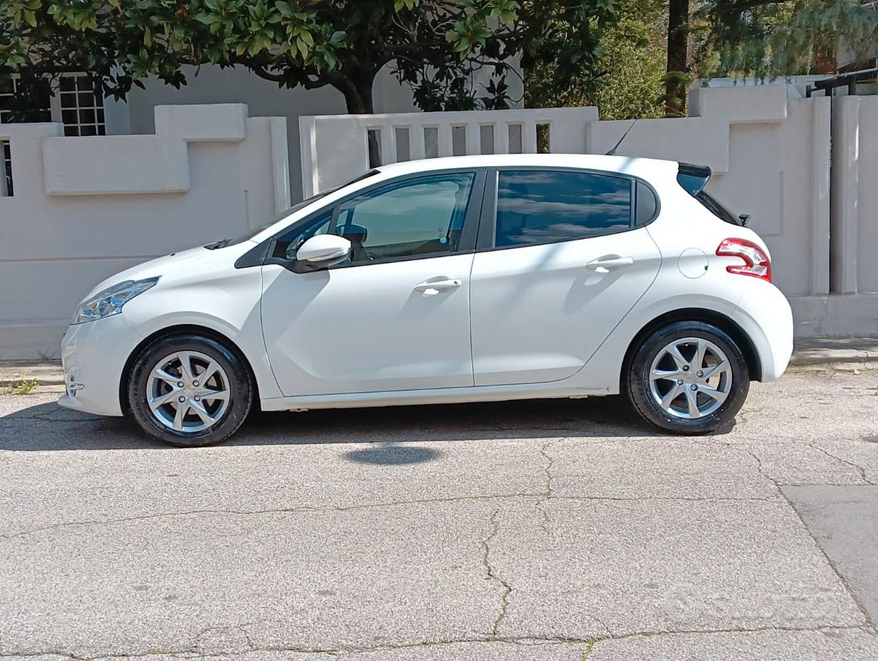 Peugeot 208 1° serie