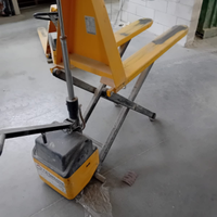 Transpallet manuali ed elettrici