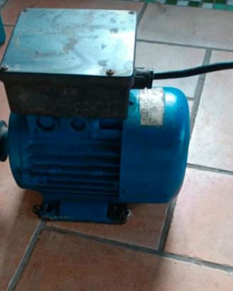 motore elettrico trifase