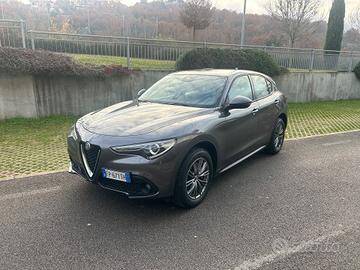 Alfa Romeo Stelvio 2.2 Turbodiesel 210 CV AT8 Q4 B