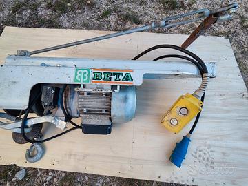 montacarichi a bandiera Beta