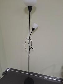 lampada da terra TAGARP con due lampade