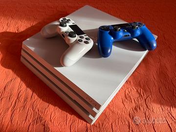 PS4 PRO Bianca 1TB SSD joypad e gioco