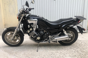 Yamaha FZX 750