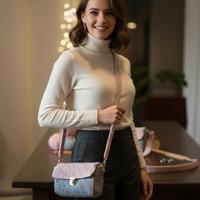 Borsa fatta a mano all'uncinetto in cordino 