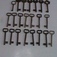 N. 22 CHIAVI PER PORTE INTERNE E MOBILI