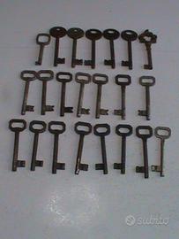 N. 22 CHIAVI PER PORTE INTERNE E MOBILI