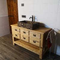 bagno in legno vecchio 2 cassettoni e vano giorno