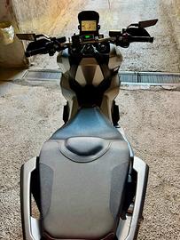 Xadv 750