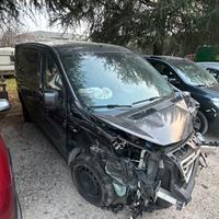 FURGONE PEUGEOT INCINDENTATO