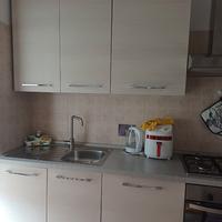 CUCINA ANGOLARE con elettrodomestici