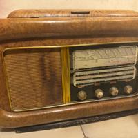 Radio antica da collezione