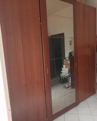 armadio guardaroba ad ante scorrevoli in legno 