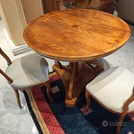 Tavolo rotondo dell'800 + quattro sedie