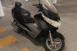 Suzuki Burgman 400