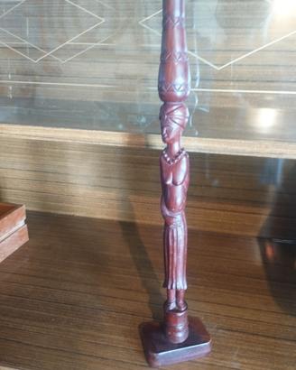 statuetta etnica africana in legno