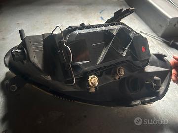 faro lato guida lancia y 2007