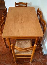 Tavolo in legno allungabile + 6 sedie