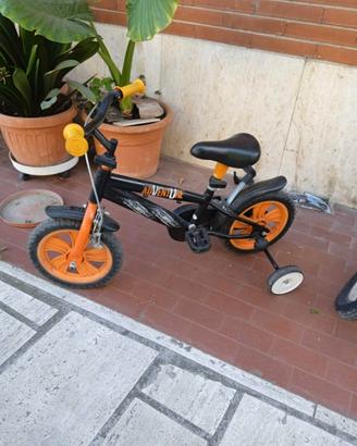 Bicicletta con rotelle