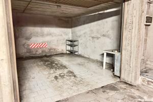 Ampio box auto - novara stazione