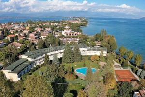 Di fronte alle terme di Catullo. Bilocale  in affi