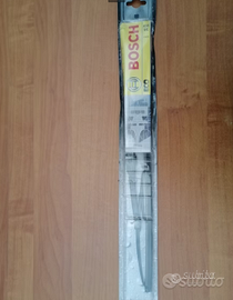 Spazzola tergicristallo BOSCH 450 UC - NUOVA.