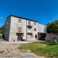Porzione di fabbricato in aperta campagna