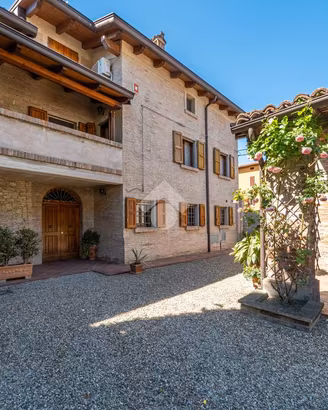 BIFAMILIARE A REGGIO NELL'EMILIA