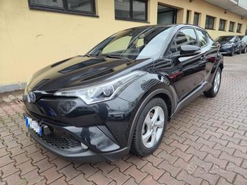 TOYOTA C-HR 1.8 Hybrid E-CVT Business