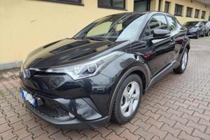TOYOTA C-HR 1.8 Hybrid E-CVT Business