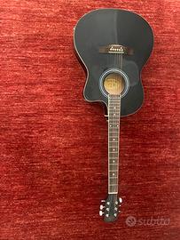 chitarra acuastica elettrificata