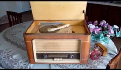 radio Marelli mod RD 213 con gira dischi