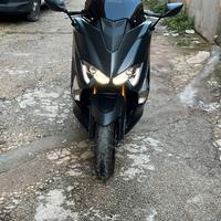 Yamaha tmax