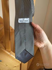 Cravatta a righe 100% seta “Valentino” Italy