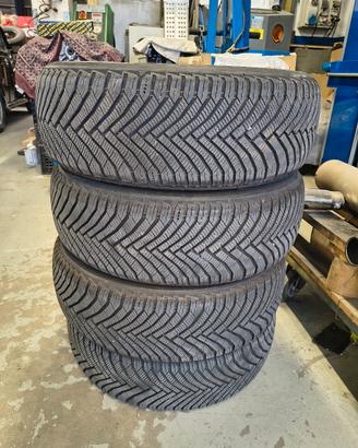4 Pneumatici invernali Michelin usati pochissimo