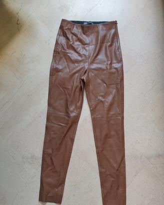 Leggings in ecopelle Zara 