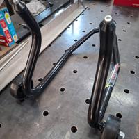 Cavalletto anteriore moto sotto forcella