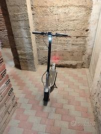 monopattino elettrico Ninebot kickscooter max G30L