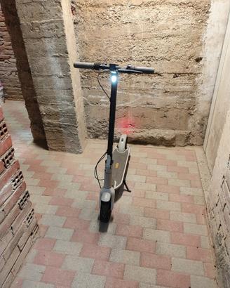 monopattino elettrico Ninebot kickscooter max G30L
