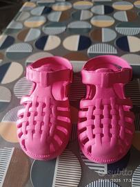 sandaletti tipo crocks