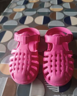 sandaletti tipo crocks