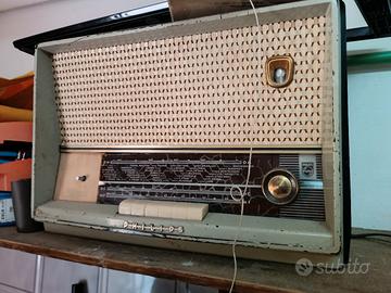 Radio d'epoca " Philips alfiere 3".