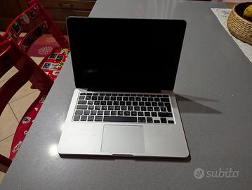 MacBook pro 13 8gb RAM 512 ssd