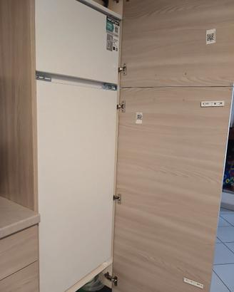 Frigorifero da incasso nuovo, misure standard
