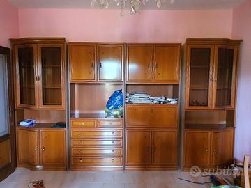 Mobili da soggiorno classico.