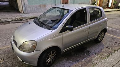 Toyota Yaris modello Luna