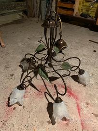 Lampadario in ferro battuto