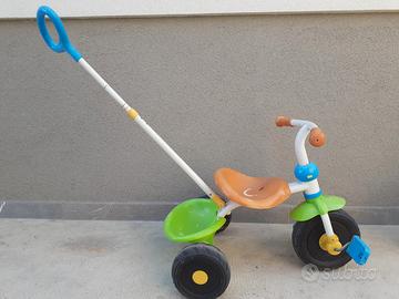 Triciclo in metallo con pedali